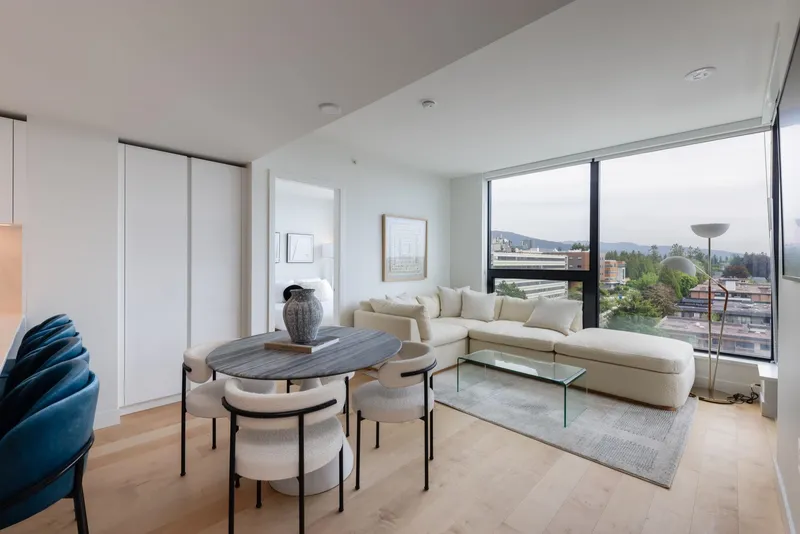 901 135 E 13 STREET - photo 4 of 23