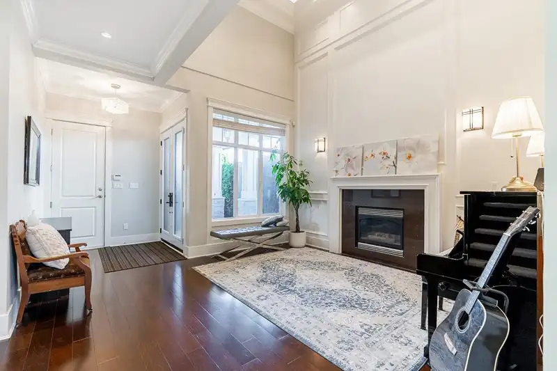 4988 DUNCLIFFE ROAD - photo 2 of 24