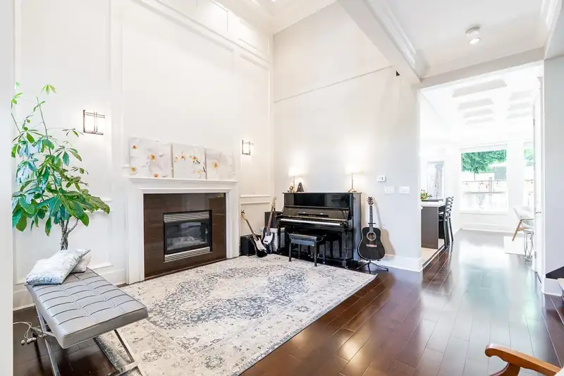 4988 DUNCLIFFE ROAD - photo 4 of 24