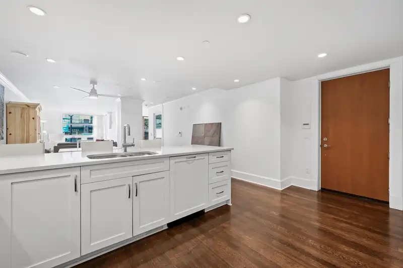 9 1891 MARINE DRIVE - photo 2 of 40
