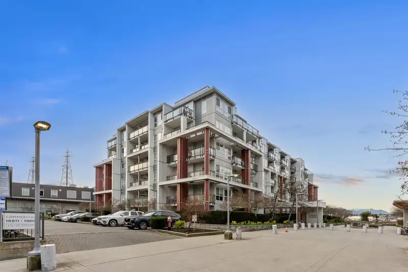 510 10033 RIVER DRIVE - photo 1 of 32