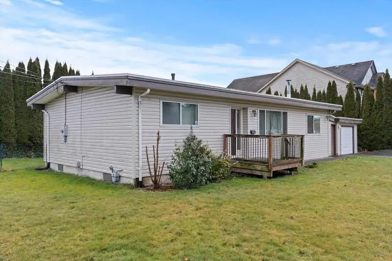 9336 BROADWAY STREET - photo 2 of 18