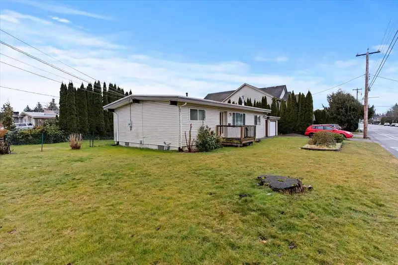 9336 BROADWAY STREET - photo 3 of 18