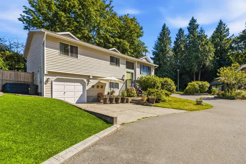 9030 JAMES PLACE - photo 1 of 40