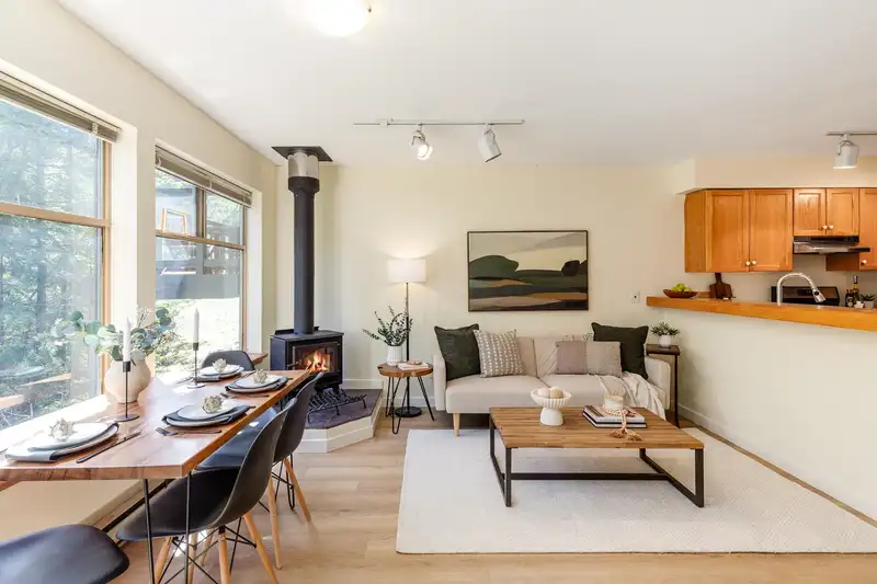 301 3050 HILLCREST DRIVE - photo 1 of 10