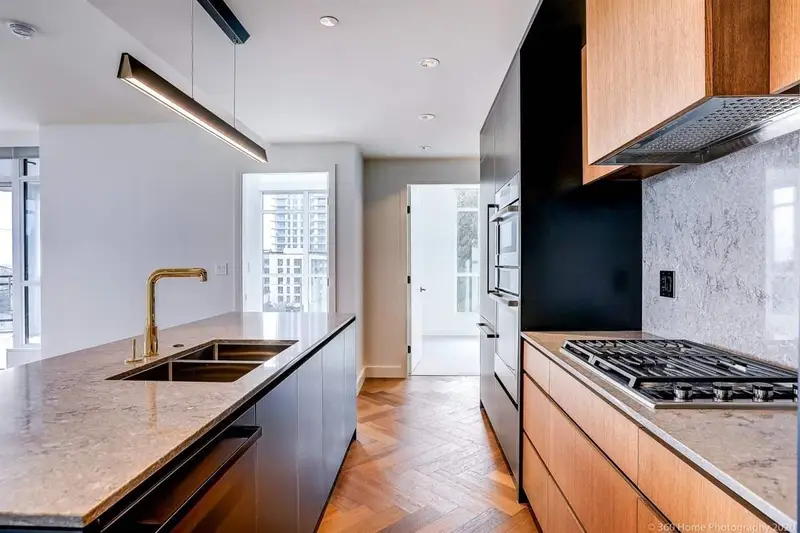 204 458 W 63RD AVENUE - photo 3 of 8