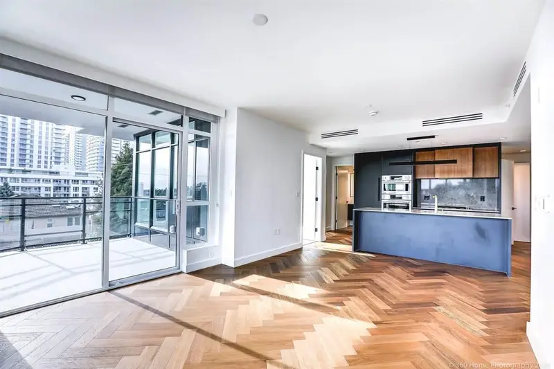 204 458 W 63RD AVENUE - photo 4 of 8