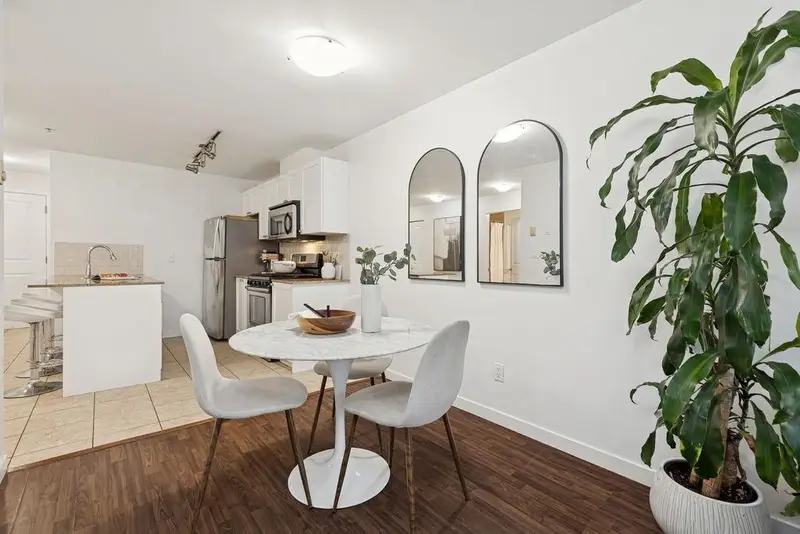 306 2636 E HASTINGS STREET - photo 4 of 25