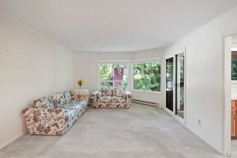 405 1350 VIDAL STREET - photo 3 of 40