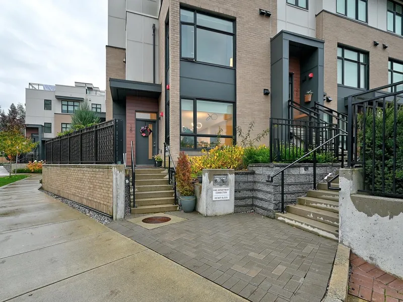 120 2035 GLENAIRE DRIVE - photo 2 of 23