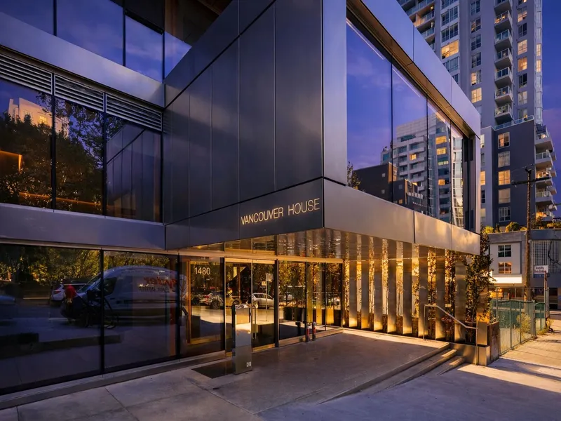 3209 1480 HOWE STREET - photo 3 of 25