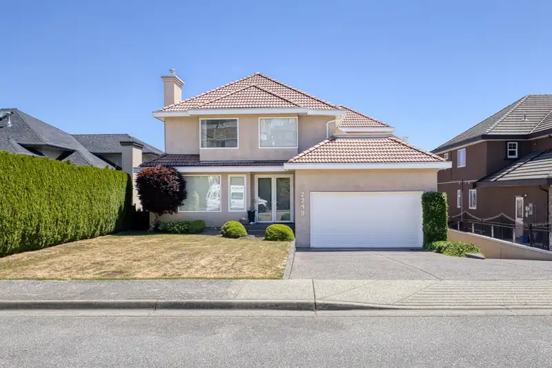 2249 SICAMOUS AVENUE - photo 1 of 40