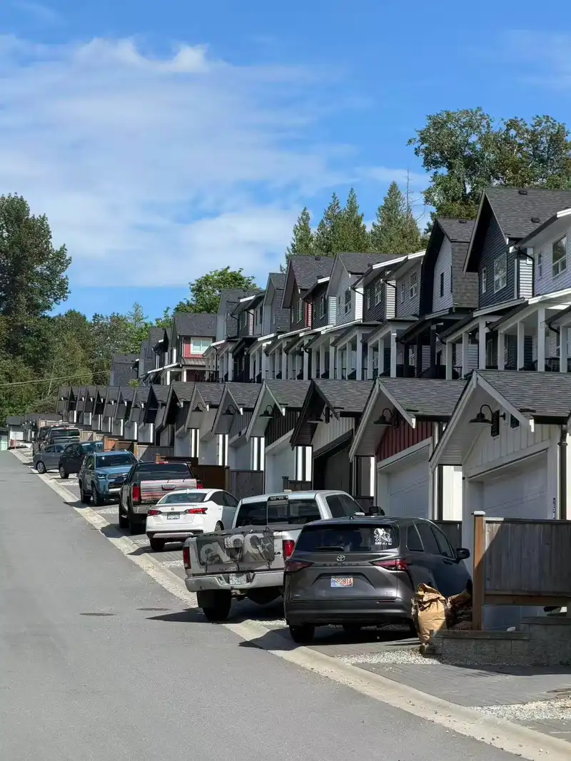 25069 112 AVENUE - photo 2 of 4