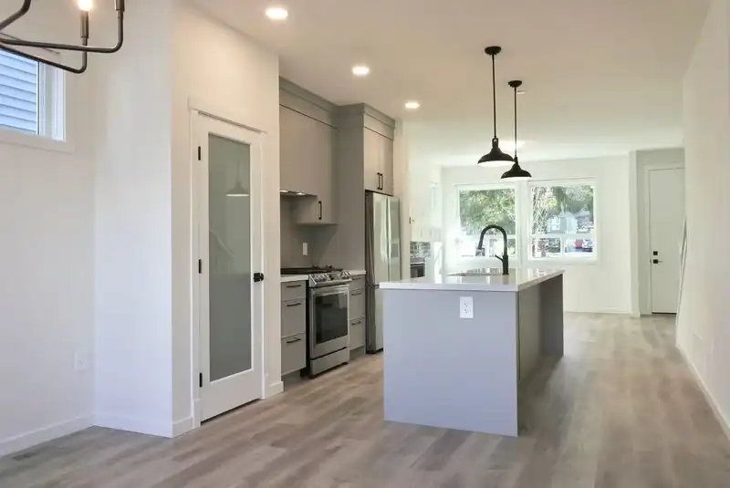25069 112 AVENUE - photo 4 of 4