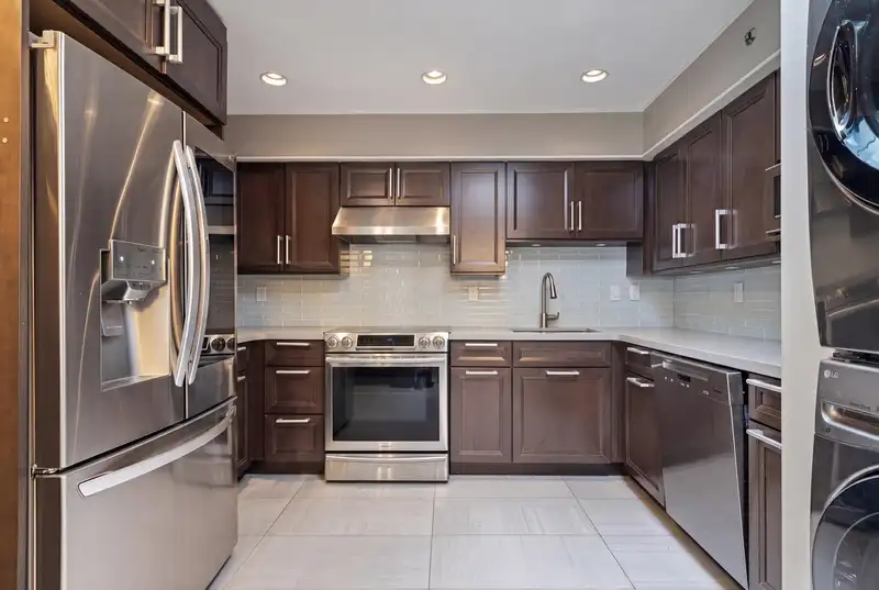 306 1345 W 4TH AVENUE - photo 3 of 24
