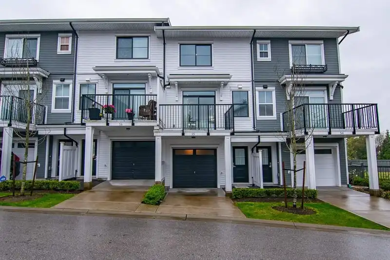 55 10735 84 AVENUE - photo 1 of 40