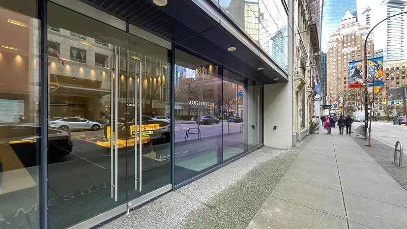 2005 838 W HASTINGS STREET - photo 3 of 24