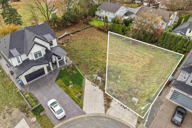18916 62 AVENUE - photo 2 of 8