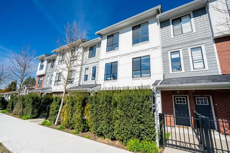 23 11556 72A AVENUE - photo 4 of 38