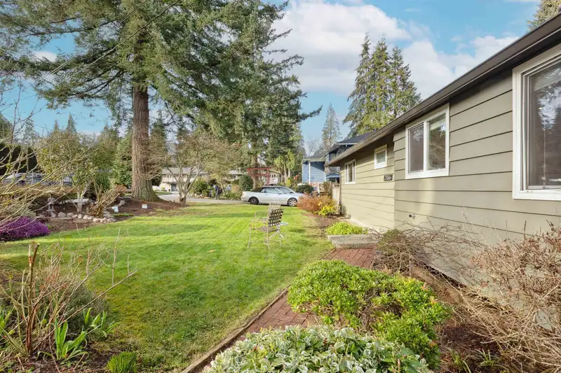 2366 HAZELLYNN PLACE - photo 4 of 40