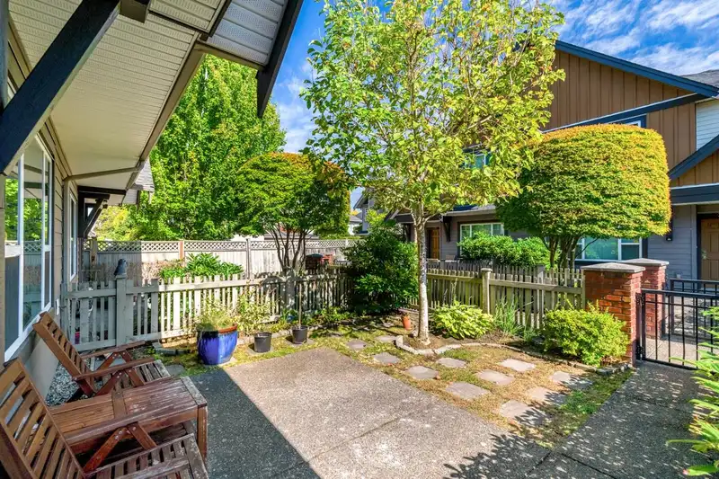 39 9699 SILLS AVENUE - photo 4 of 17