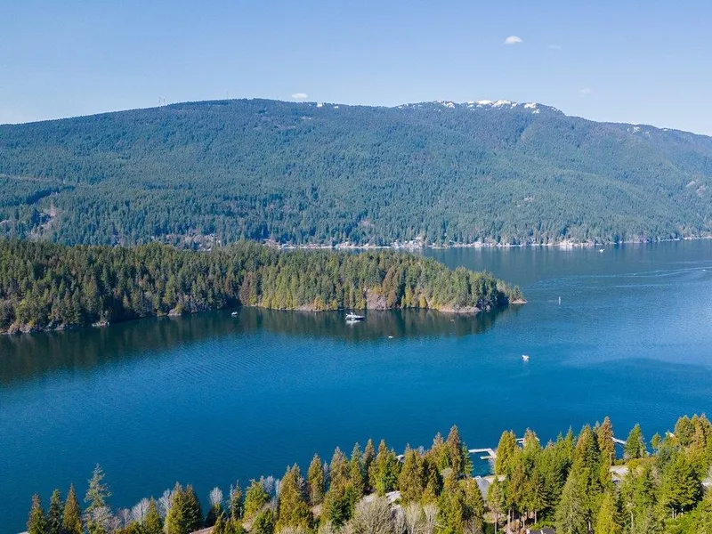 3626 MAIN AVENUE - photo 2 of 25