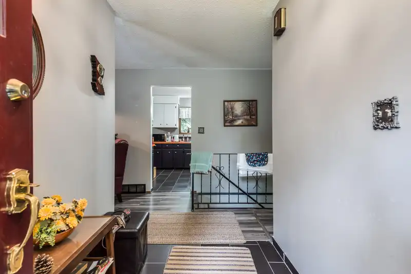 32247 GRANITE AVENUE - photo 4 of 33