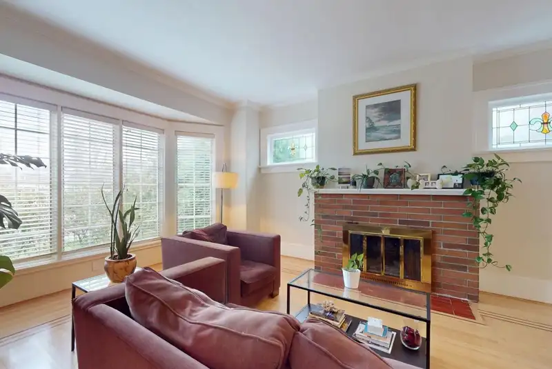 6725 CYPRESS STREET - photo 4 of 34