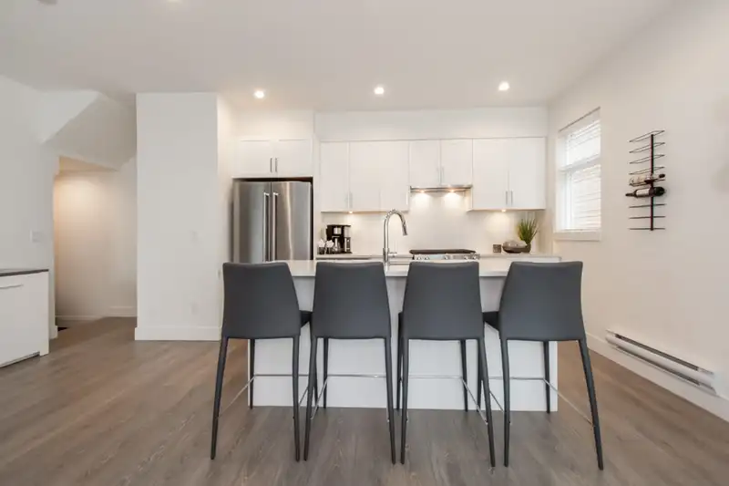 156 16433 19 AVENUE - photo 4 of 26