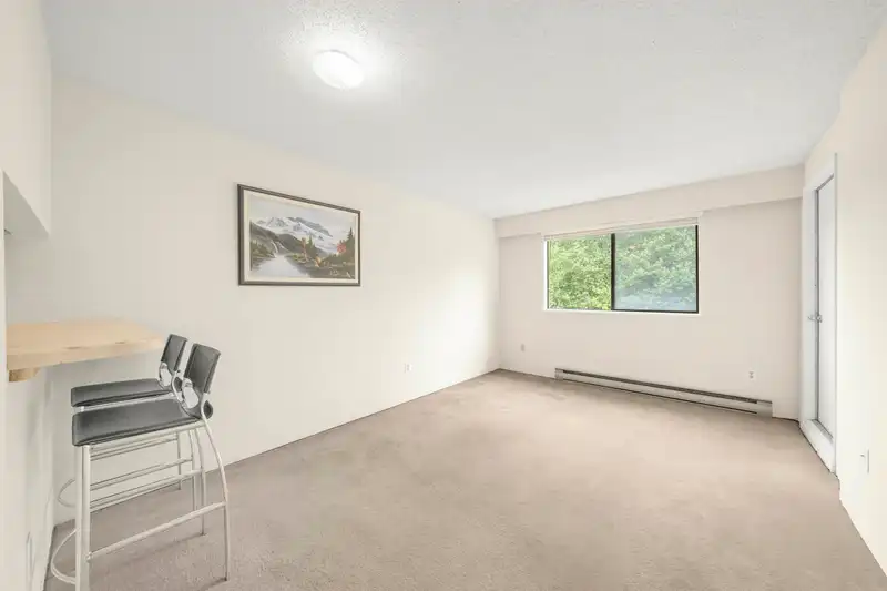 319 8120 COLONIAL DRIVE - photo 2 of 20