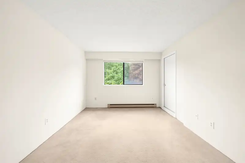 319 8120 COLONIAL DRIVE - photo 3 of 20