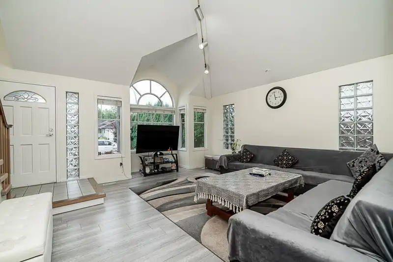 32283 CLINTON AVENUE - photo 3 of 31
