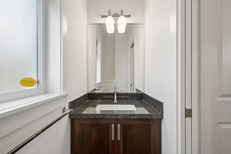 15 9699 SILLS AVENUE - photo 4 of 35