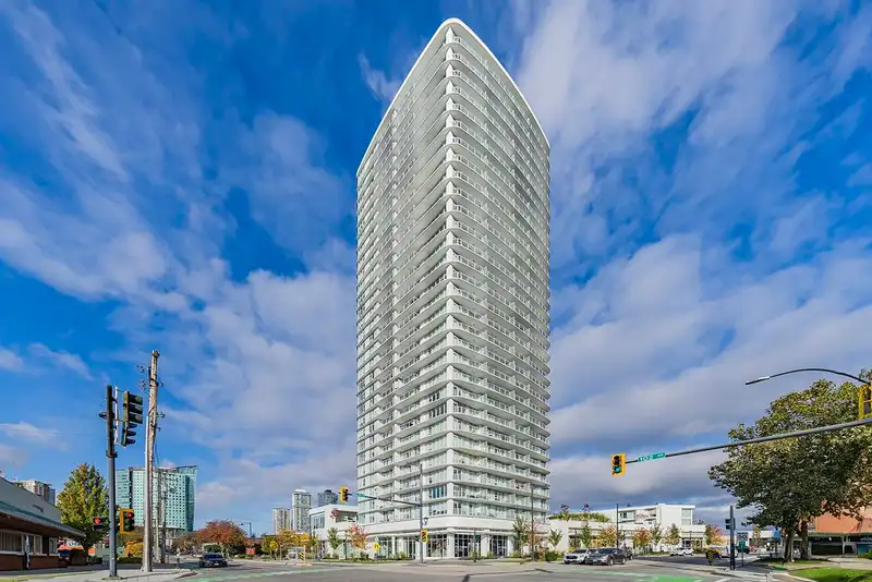 605 13685 102 AVENUE - photo 1 of 23