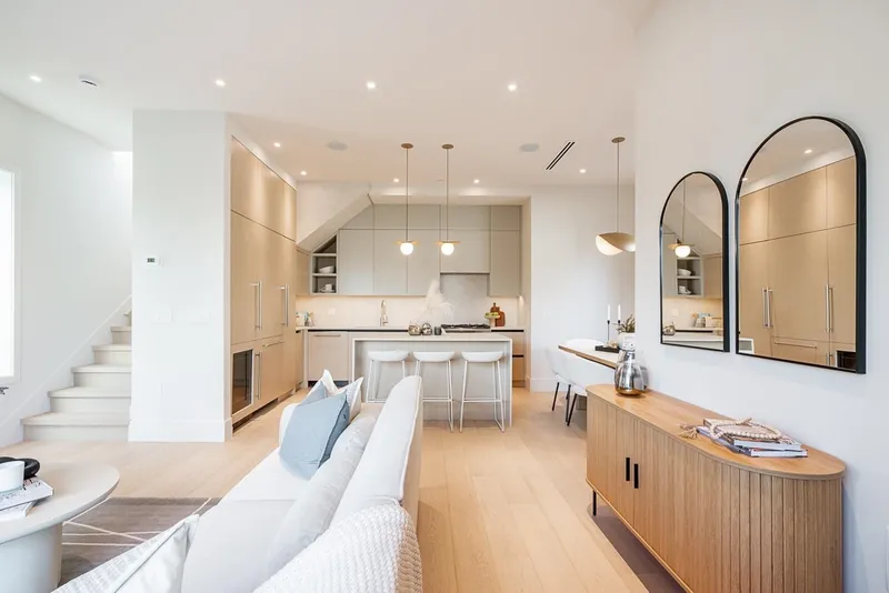 1 372 E 37TH AVENUE - photo 4 of 25