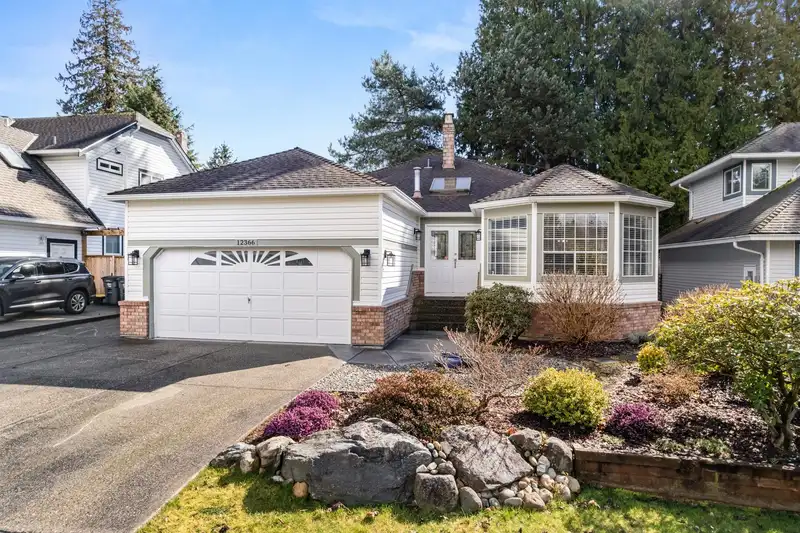 12366 SOUTHPARK CRESCENT - photo 1 of 40