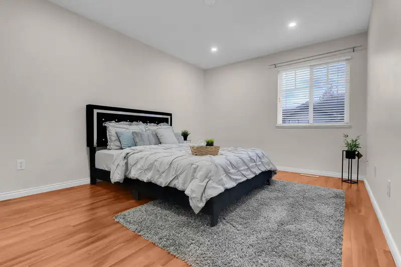 151 12040 68 AVENUE - photo 2 of 19
