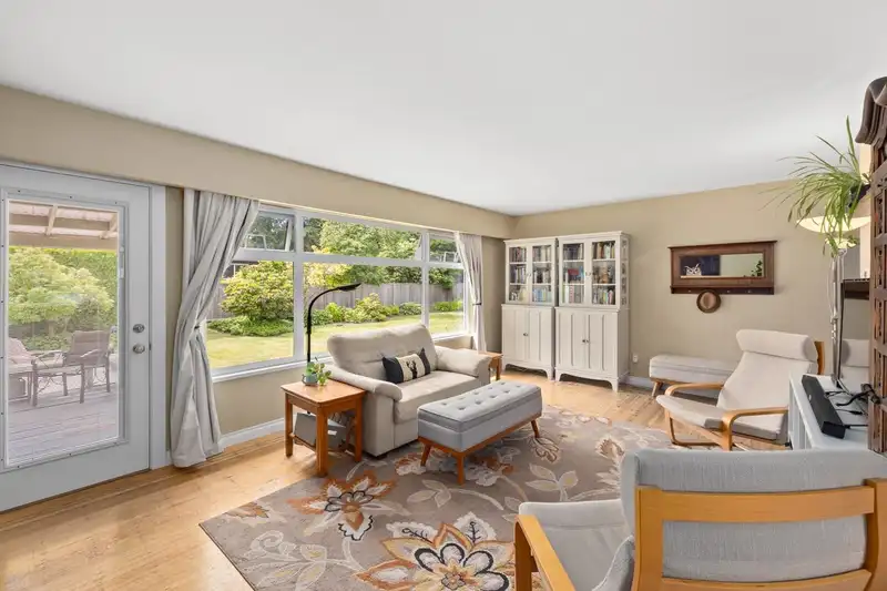 2125 FLORALYNN CRESCENT - photo 4 of 30