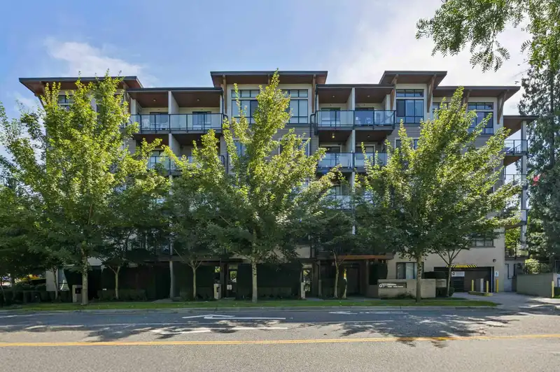 309 15388 105 AVENUE - photo 1 of 31