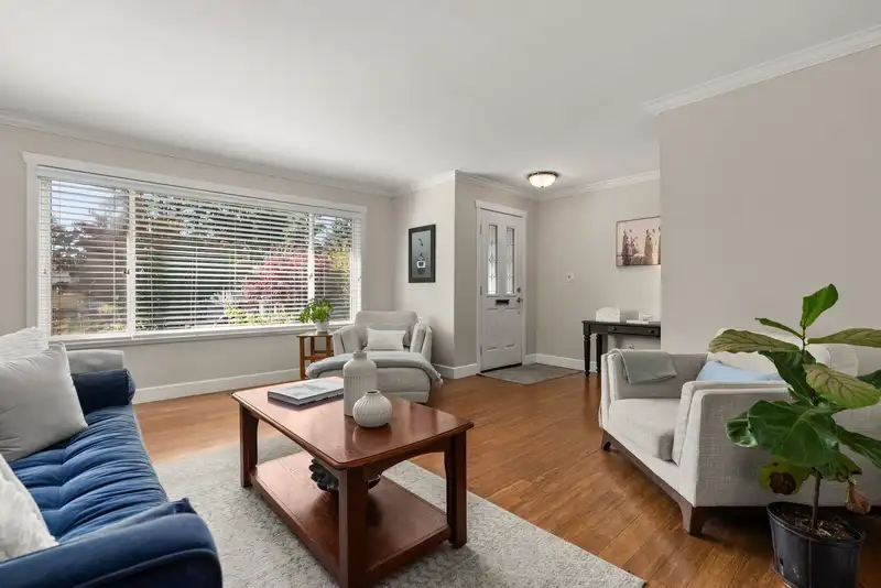 7388 112A STREET - photo 4 of 40