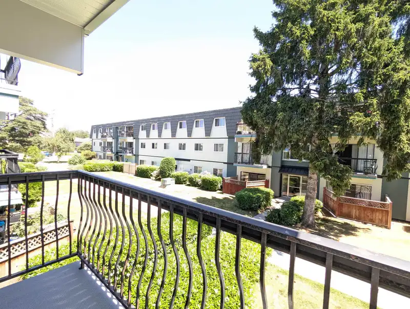267 8140 WILLIAMS ROAD - photo 1 of 19