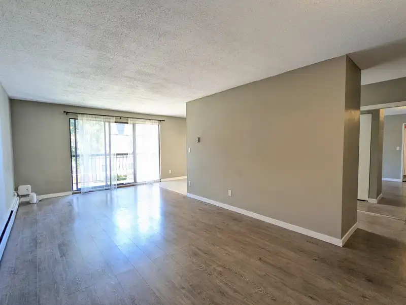 267 8140 WILLIAMS ROAD - photo 2 of 19