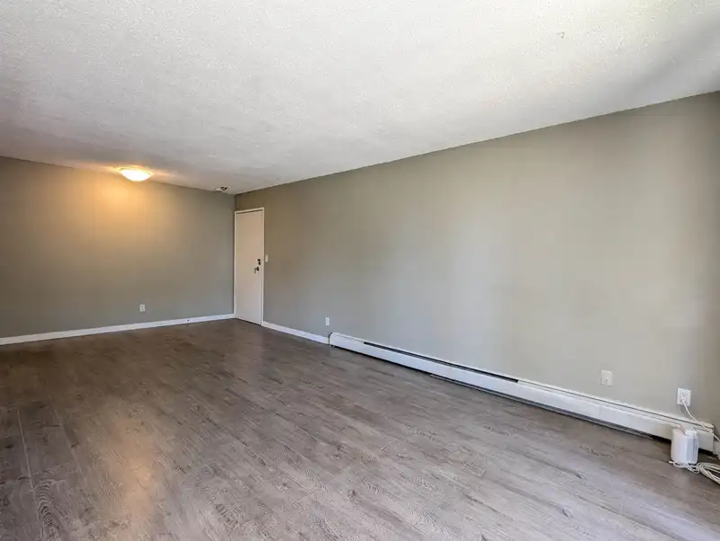 267 8140 WILLIAMS ROAD - photo 3 of 19