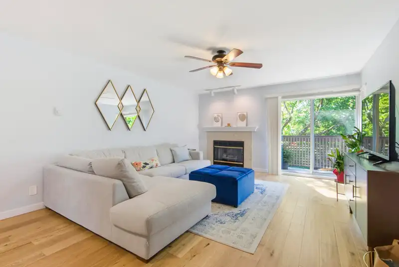 836 ROCHE POINT DRIVE - photo 1 of 31