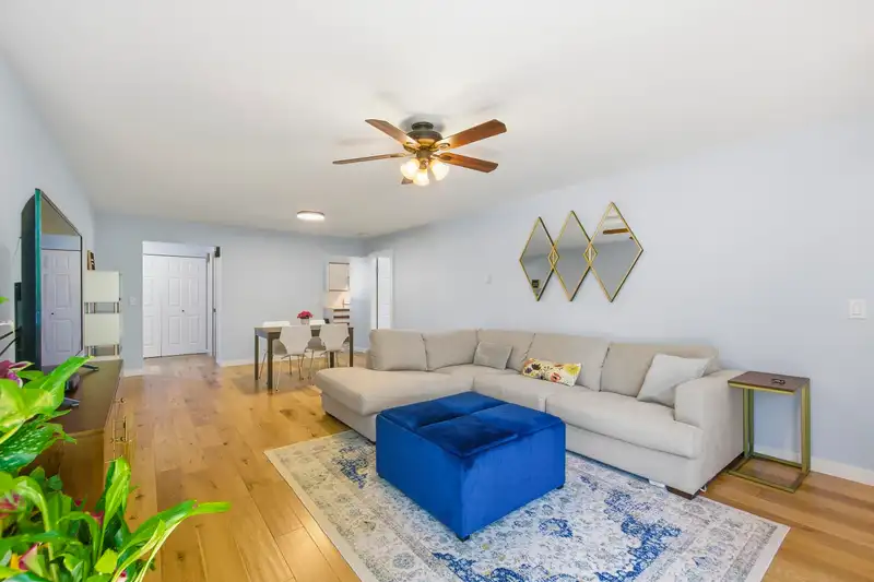 836 ROCHE POINT DRIVE - photo 2 of 31