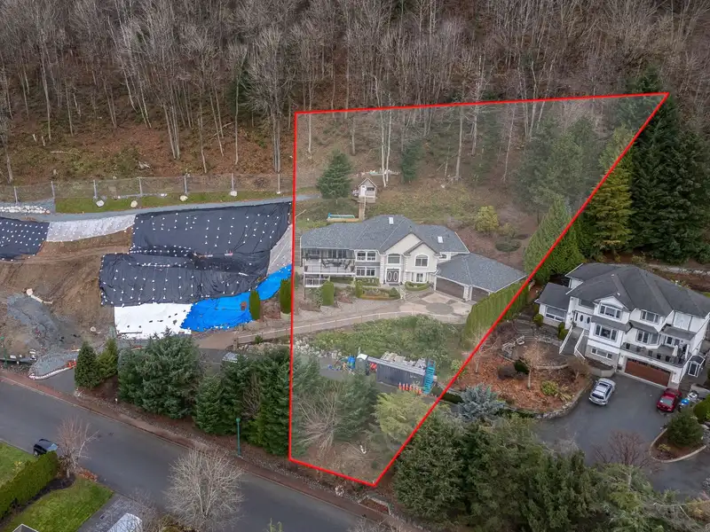 36228 SANDRINGHAM DRIVE - photo 2 of 40