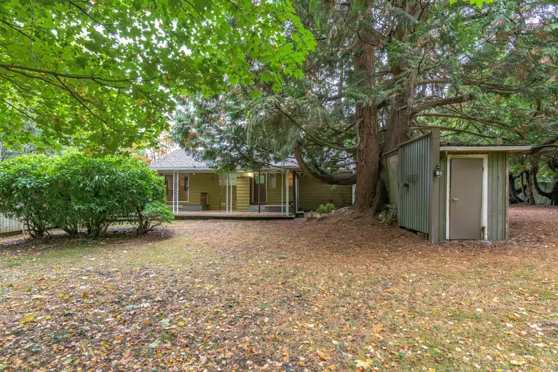 1842 176 STREET - photo 4 of 28