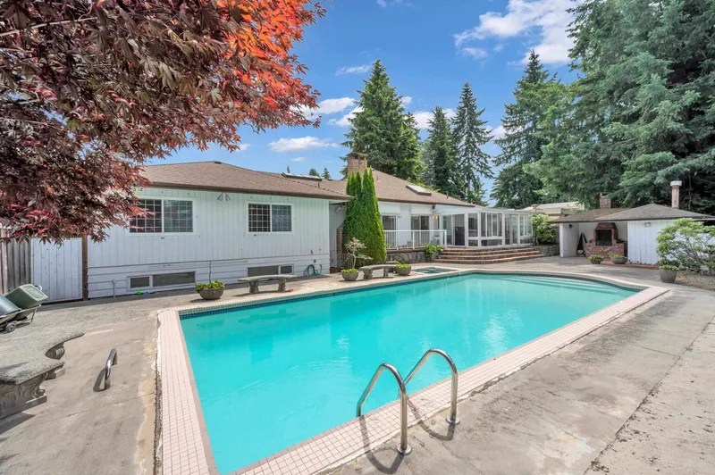 7 SEMANA CRESCENT - photo 1 of 24