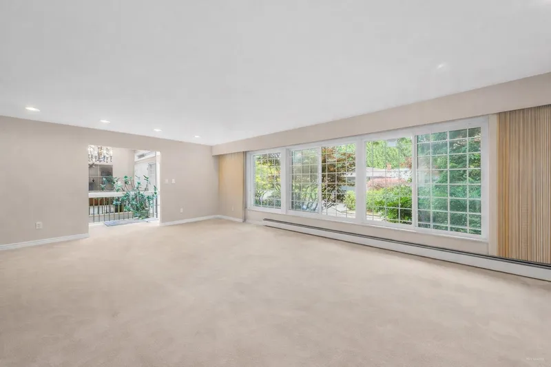 7 SEMANA CRESCENT - photo 3 of 24