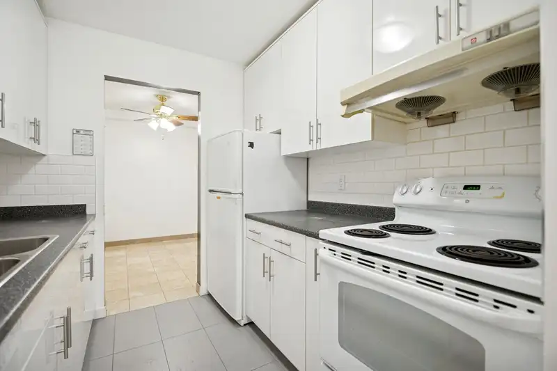 134 8411 ACKROYD ROAD - photo 4 of 29